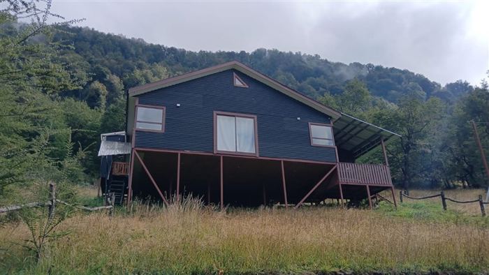 Parcela en Venta en HERMOSA PARCELA CON CASA, QUINCHO Y BODEGA CAMINO LAGO ATRAVESADO 25 MINUTOS DE COYHAIQUE